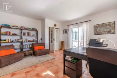Moradia T4 para Venda em Olhão
