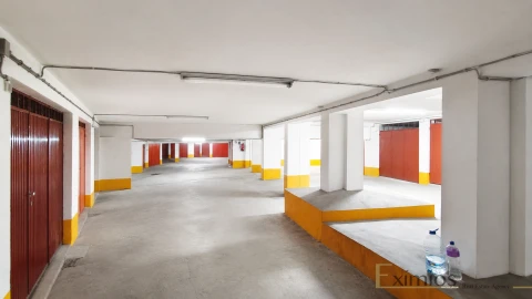 Garagem para Venda em Póvoa de Varzim, Beiriz e Argivai