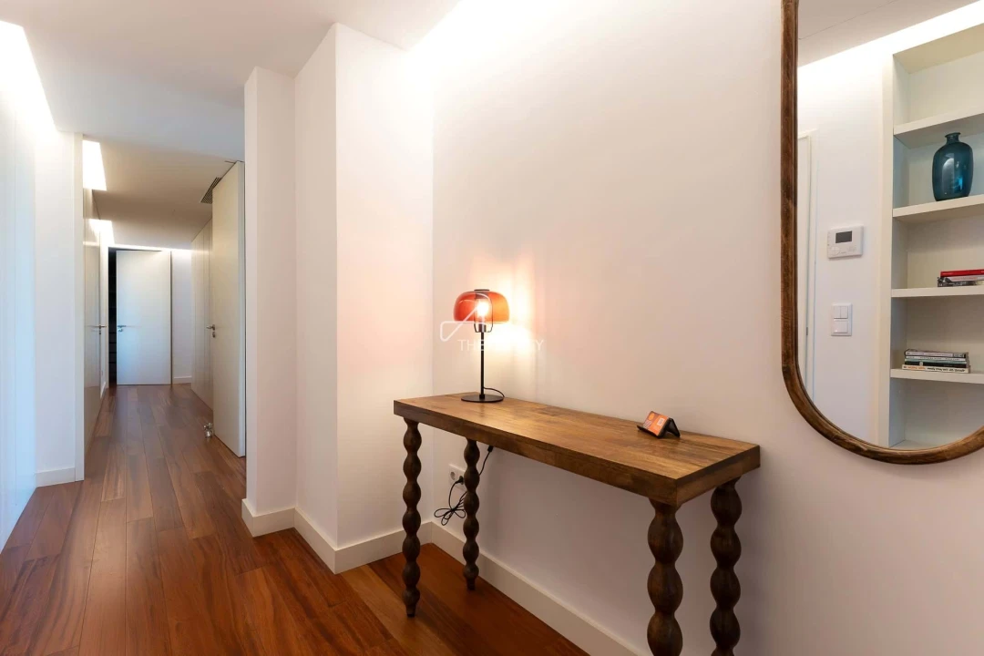 Apartamento T3 para Arrendamento em Campolide Foto 3