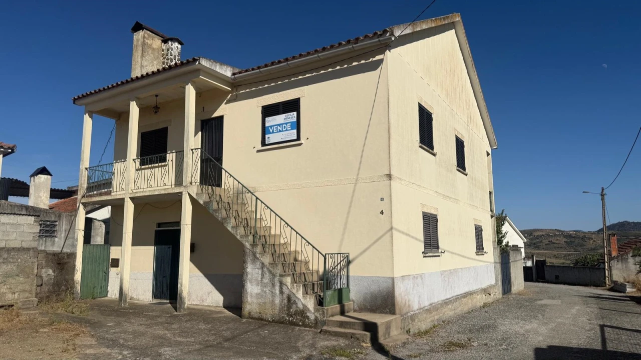 Moradia T3 para Venda em Assares e Lodões Foto 1