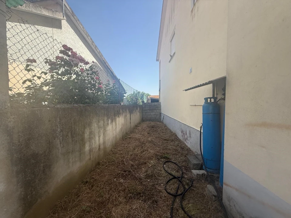 Moradia T3 para Venda em Assares e Lodões Foto 14