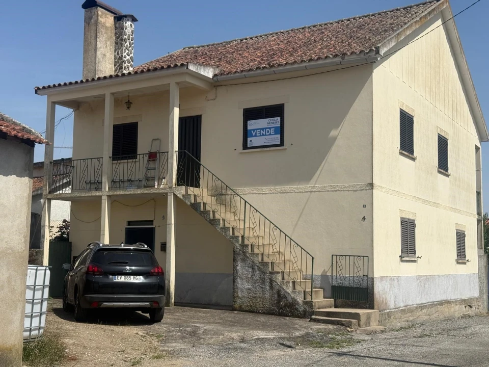Moradia T3 para Venda em Assares e Lodões Foto 1