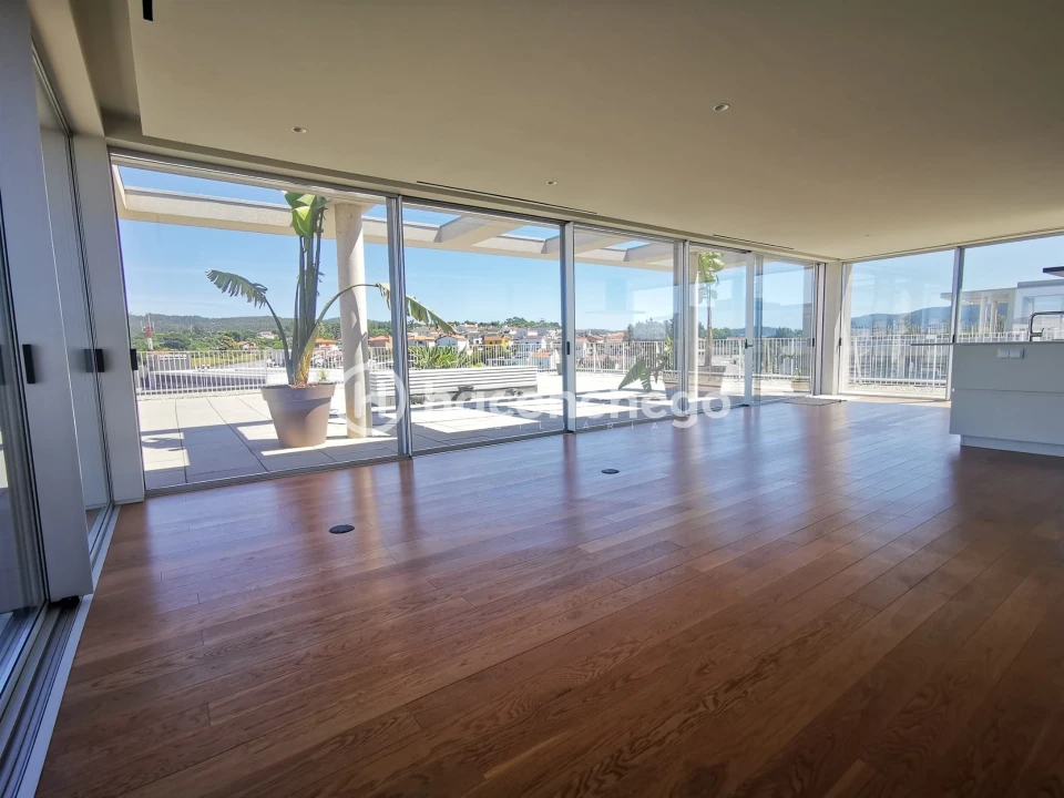 Apartamento T4 para Venda em Barcelinhos Foto 10