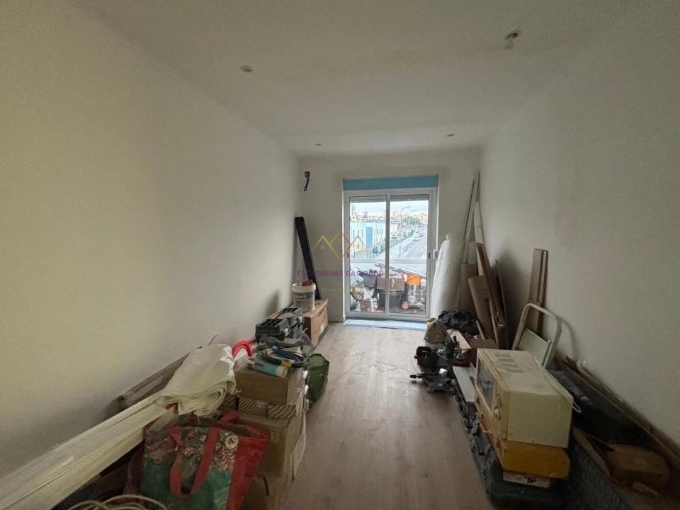 Apartamento T1 para Venda em Águas Livres Foto 7