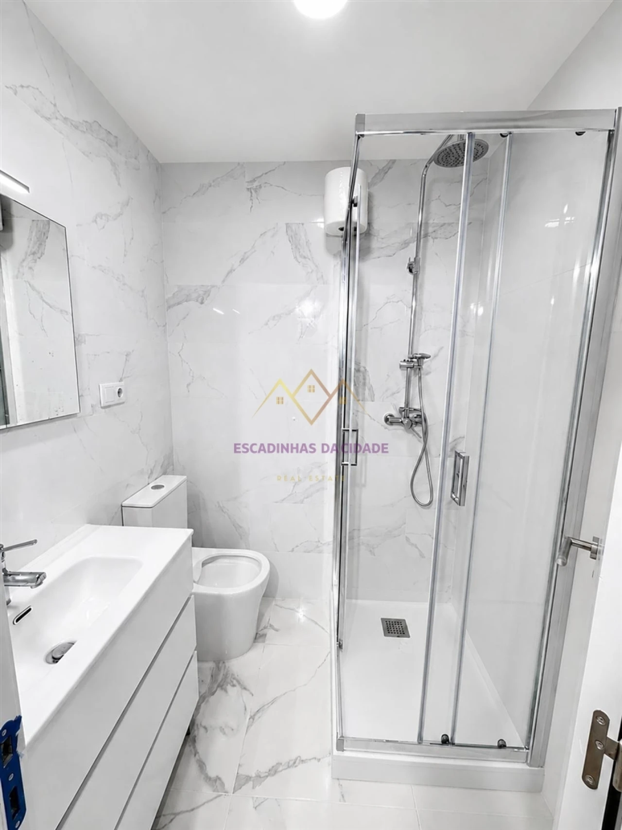 Apartamento T1 para Venda em Águas Livres Foto 11