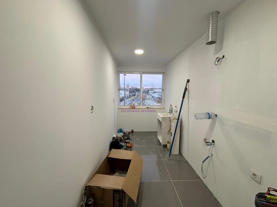 Apartamento T1 para Venda em Águas Livres Foto 3