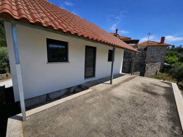 Moradia T3 para Venda em Fornos de Maceira Dão