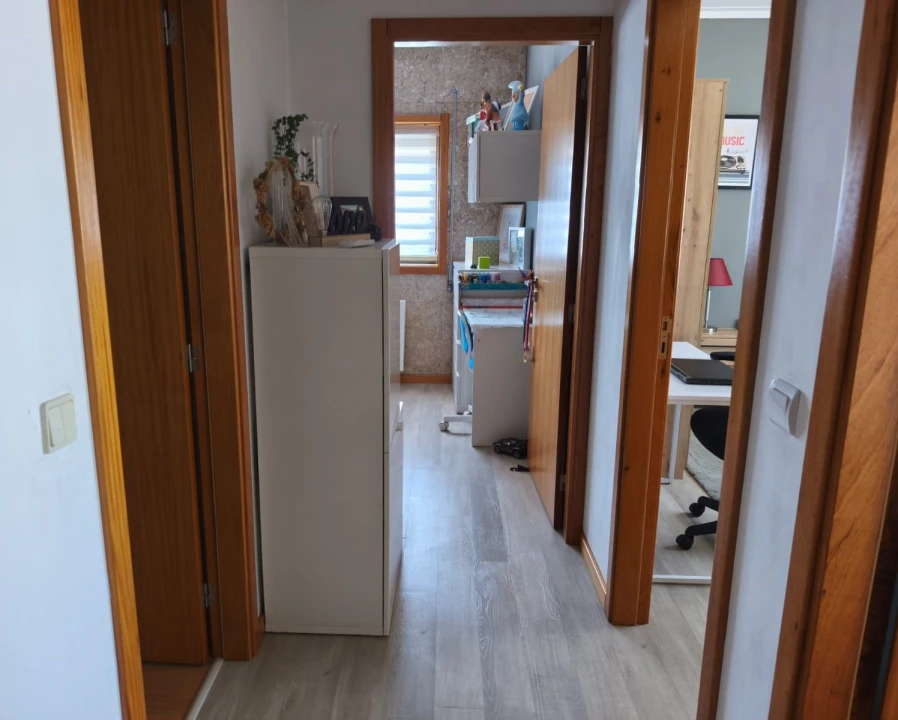 Apartamento T2 para Venda em São Paio de Oleiros Foto 4