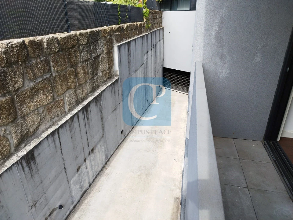 Apartamento T1 para Arrendamento em Paranhos Foto 19