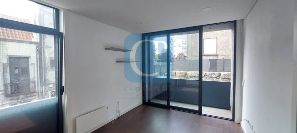 Apartamento T1 para Arrendamento em Paranhos