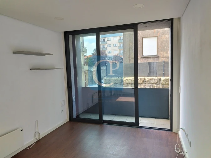 Apartamento T1 para Arrendamento em Paranhos Foto 7