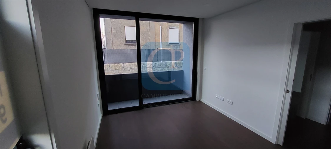 Apartamento T1 para Arrendamento em Paranhos Foto 11