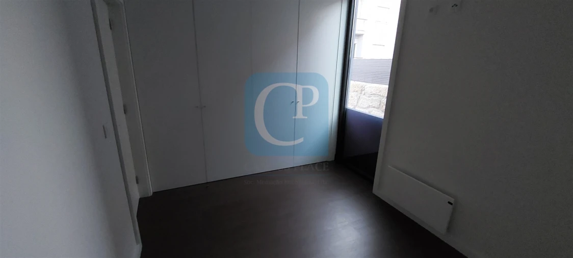 Apartamento T1 para Arrendamento em Paranhos Foto 4