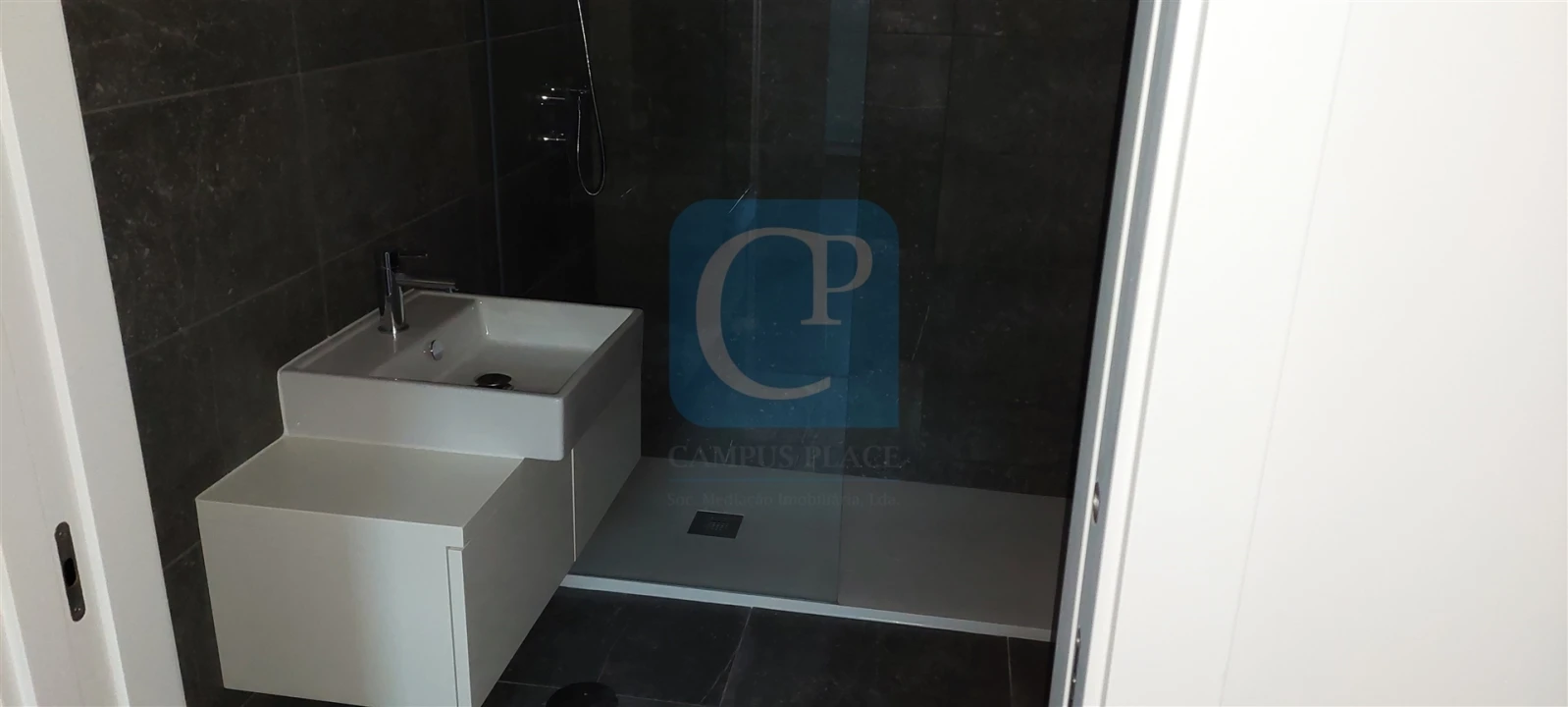 Apartamento T1 para Arrendamento em Paranhos Foto 9