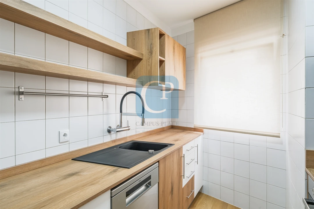 Apartamento T2 para Venda em Ramalde Foto 5