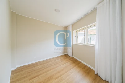 Apartamento T2 para Venda em Ramalde
