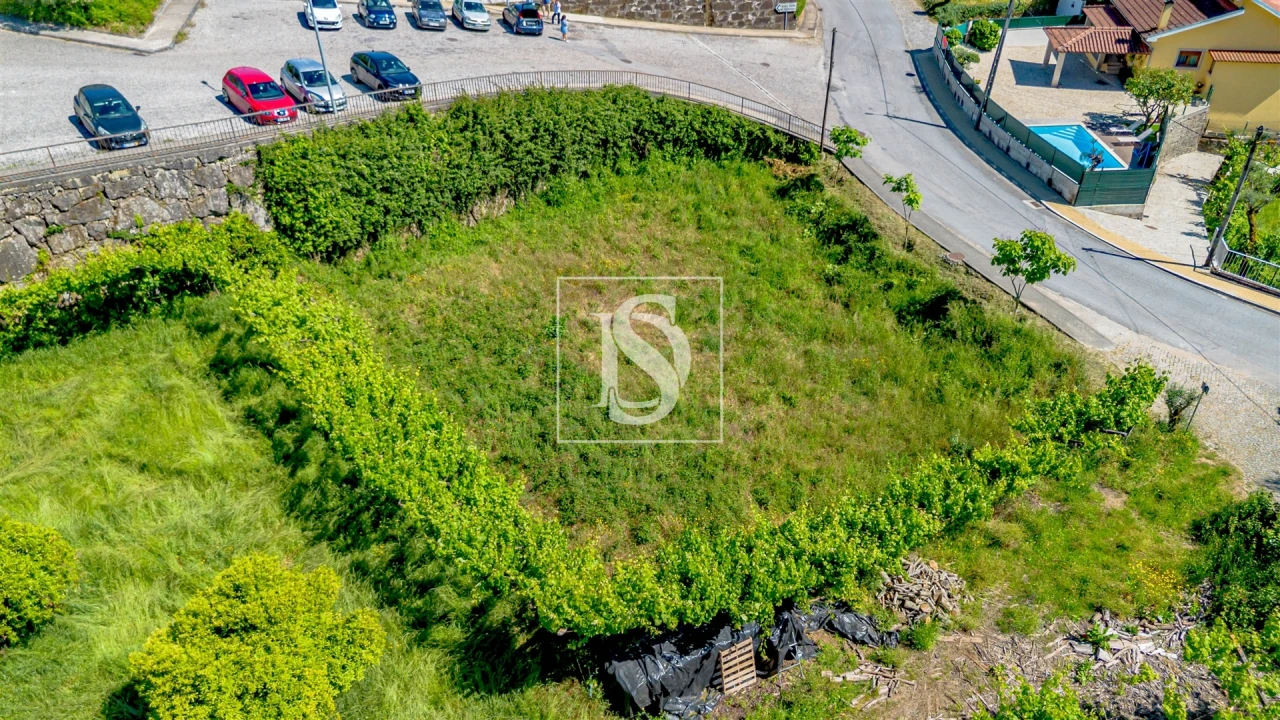 Terreno para Venda em Codeçoso Foto 11
