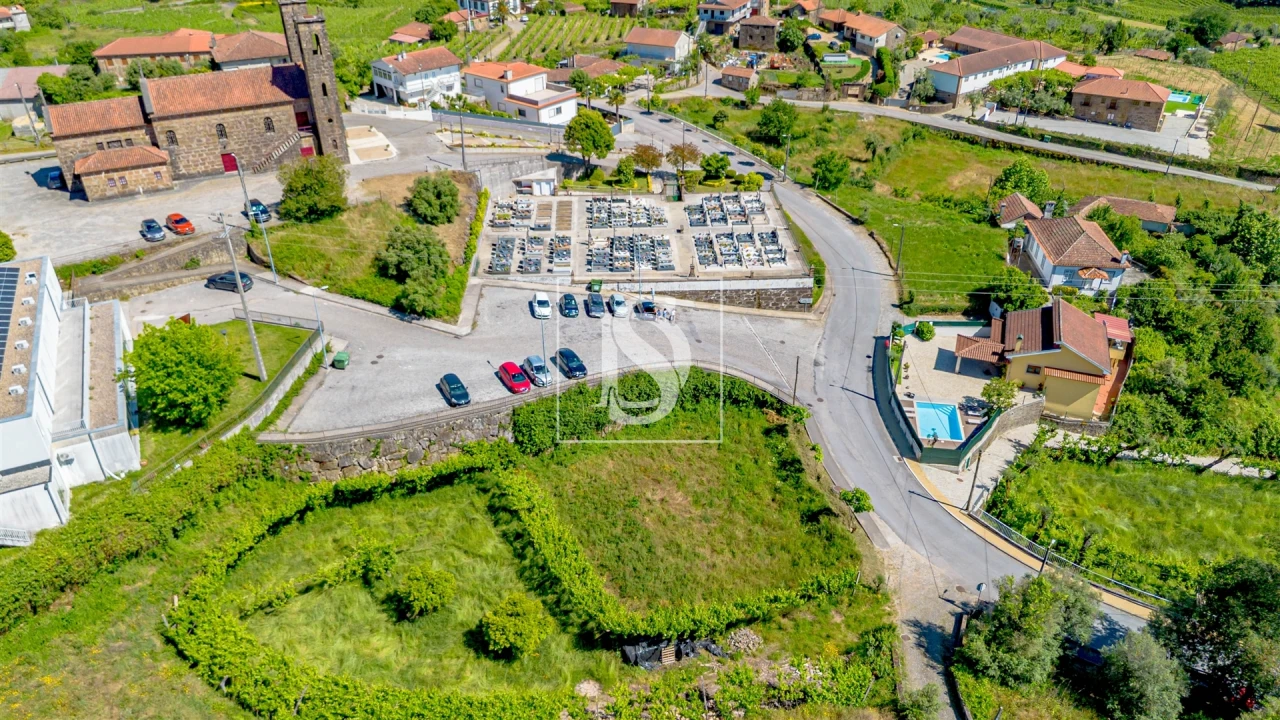 Terreno para Venda em Codeçoso Foto 10