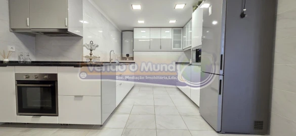 Moradia T3 para Venda em Alverca do Ribatejo e Sobralinho