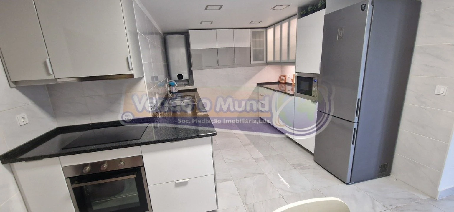 Moradia T3 para Venda em Alverca do Ribatejo e Sobralinho Foto 3