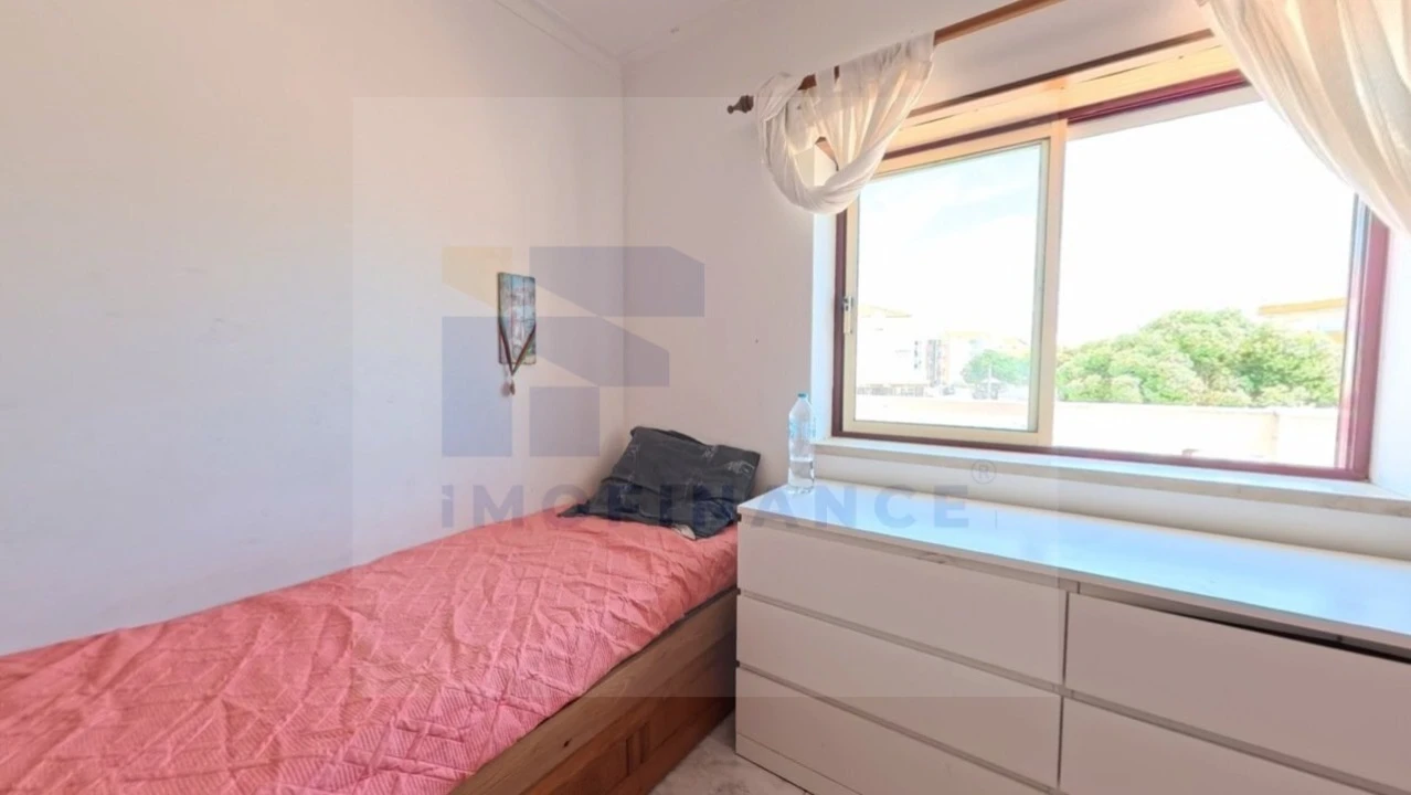 Apartamento T2 para Venda em Atouguia da Baleia Foto 17