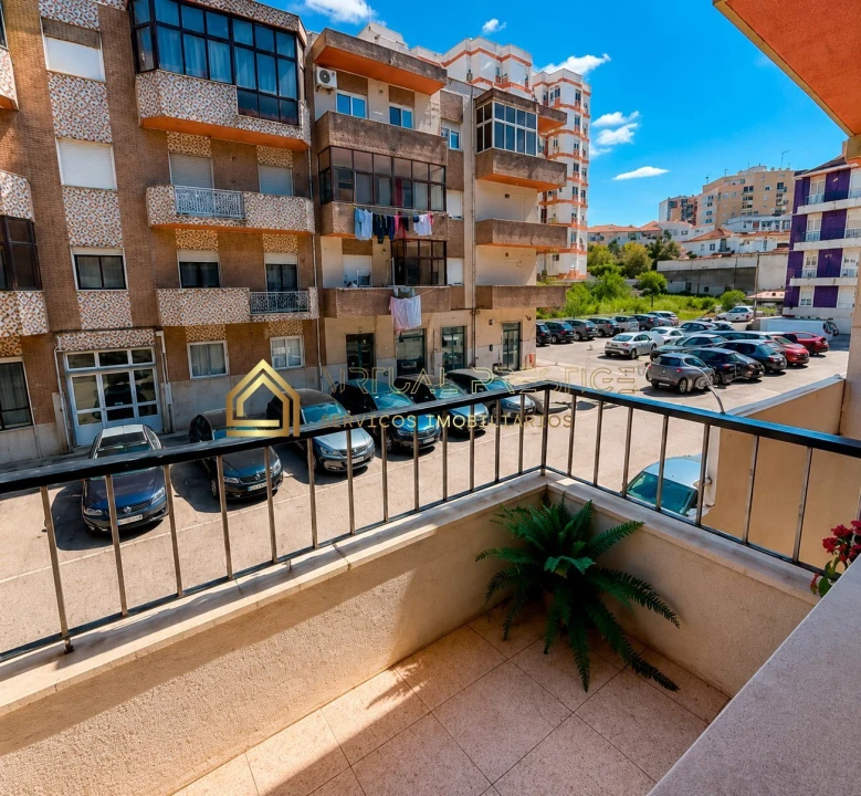Apartamento T3 para Venda em Amora Foto 1