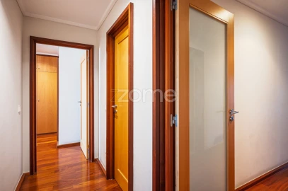 Apartamento T3 para Arrendamento em Cedofeita, Santo Ildefonso, Sé, Miragaia, São Nicolau e Vitória