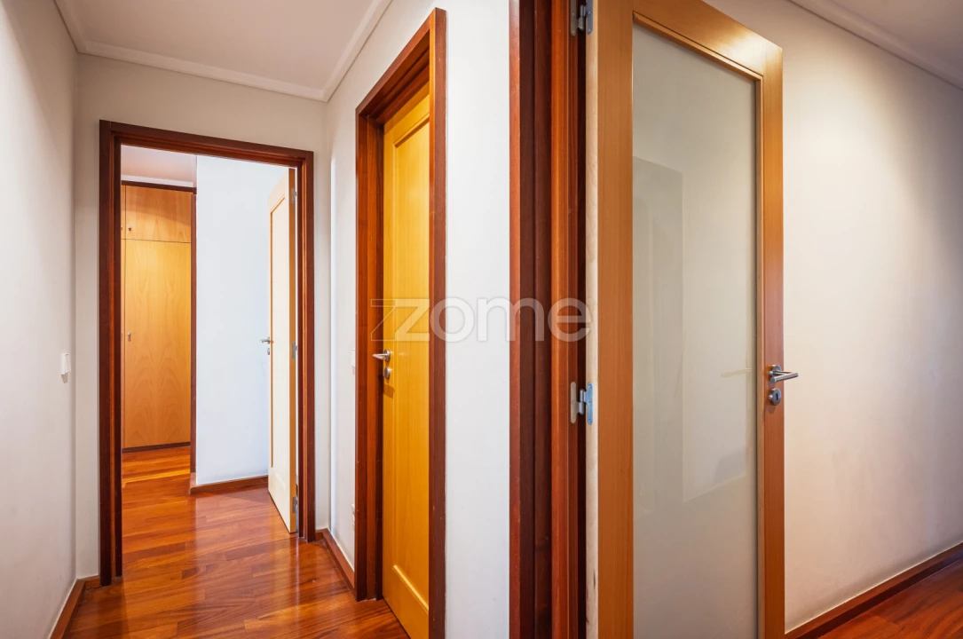 Apartamento T3 para Arrendamento em Cedofeita, Santo Ildefonso, Sé, Miragaia, São Nicolau e Vitória Foto 12