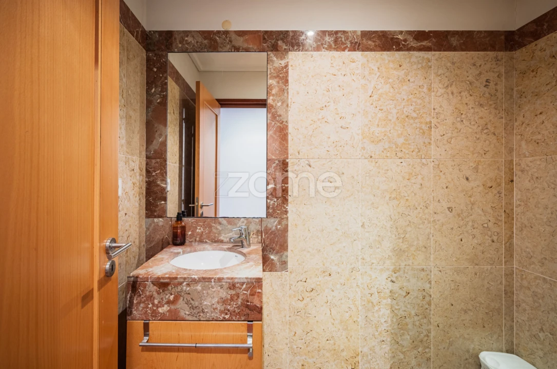 Apartamento T3 para Arrendamento em Cedofeita, Santo Ildefonso, Sé, Miragaia, São Nicolau e Vitória Foto 11