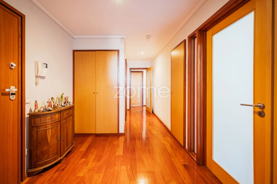Apartamento T3 para Arrendamento em Cedofeita, Santo Ildefonso, Sé, Miragaia, São Nicolau e Vitória Foto 4