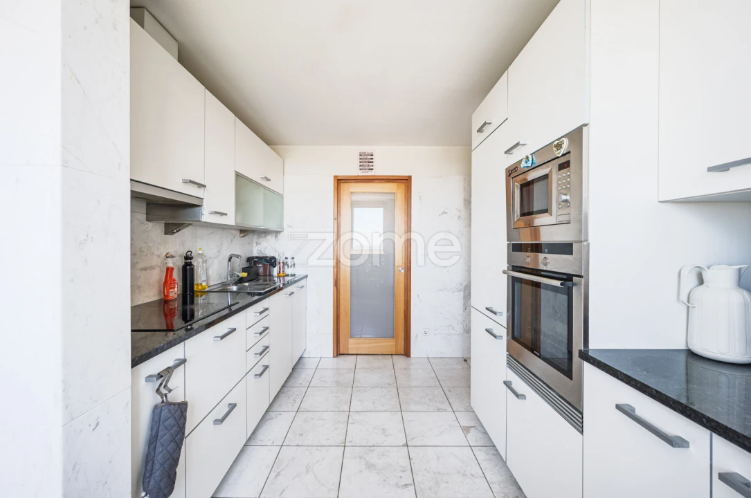 Apartamento T3 para Arrendamento em Cedofeita, Santo Ildefonso, Sé, Miragaia, São Nicolau e Vitória Foto 23