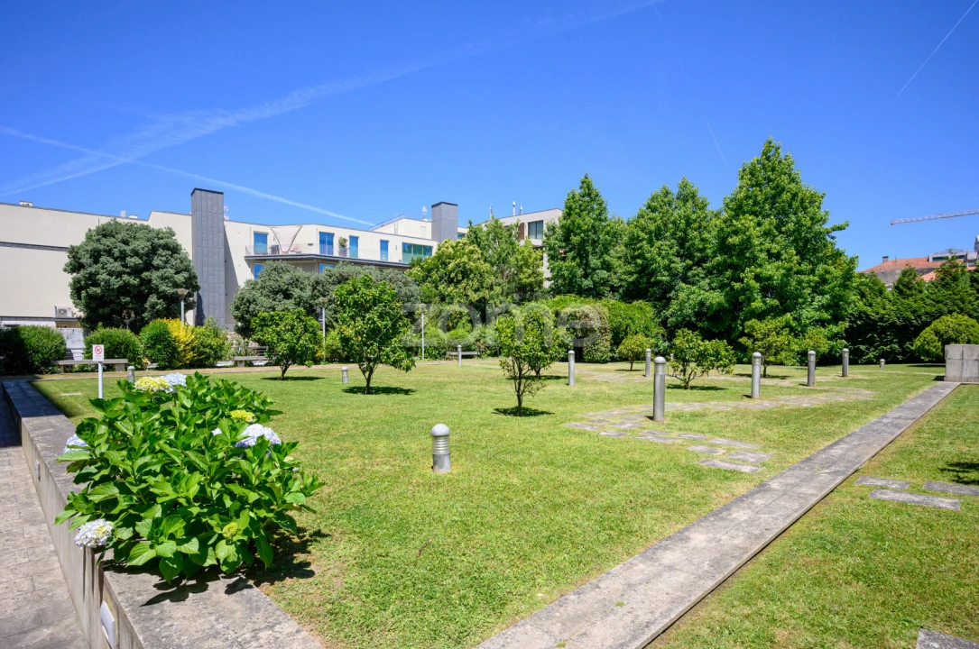 Apartamento T3 para Arrendamento em Cedofeita, Santo Ildefonso, Sé, Miragaia, São Nicolau e Vitória Foto 34