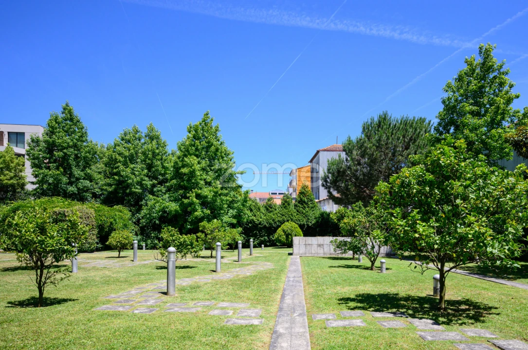 Apartamento T3 para Arrendamento em Cedofeita, Santo Ildefonso, Sé, Miragaia, São Nicolau e Vitória Foto 35