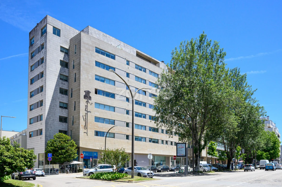 Apartamento T3 para Arrendamento em Cedofeita, Santo Ildefonso, Sé, Miragaia, São Nicolau e Vitória Foto 40