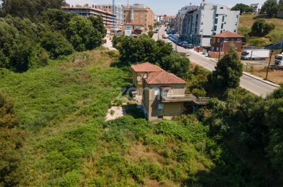 Prédio para Venda em Gondomar (São Cosme), Valbom e Jovim