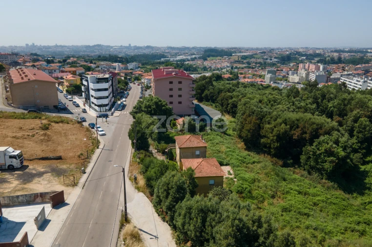 Prédio para Venda em Gondomar (São Cosme), Valbom e Jovim Foto 8