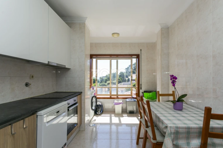 Apartamento T2 para Venda em Oliveira do Douro Foto 8