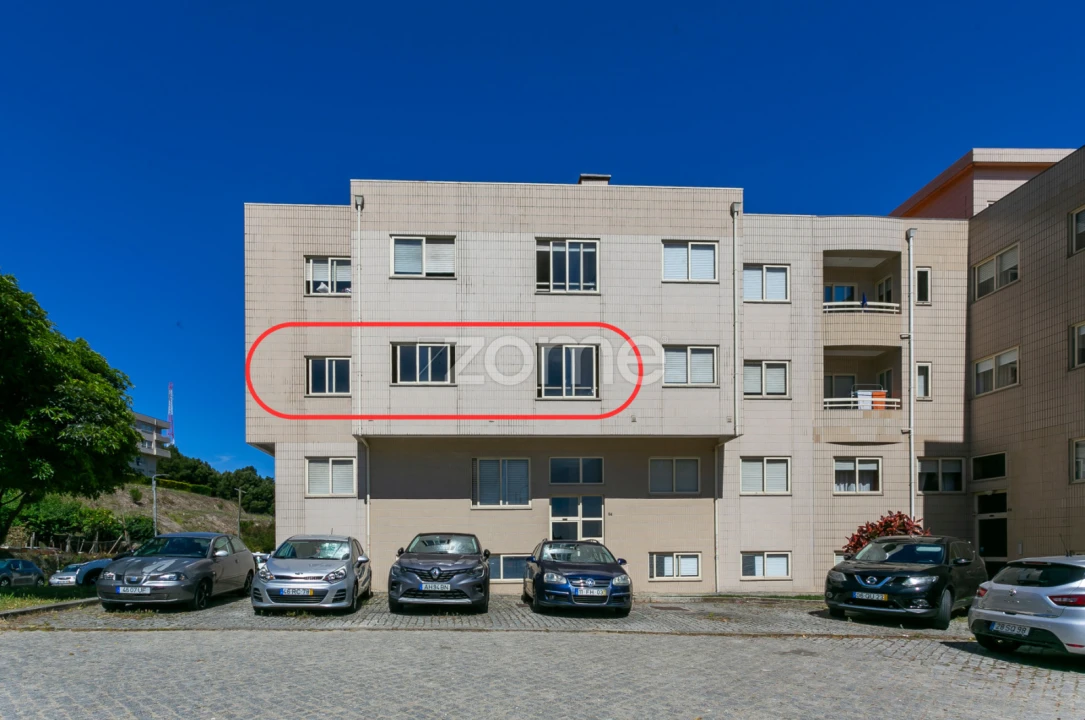 Apartamento T2 para Venda em Oliveira do Douro Foto 1