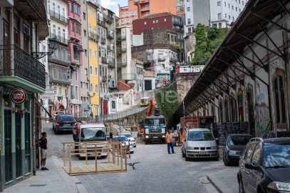 Negócio para Venda em Cedofeita, Santo Ildefonso, Sé, Miragaia, São Nicolau e Vitória