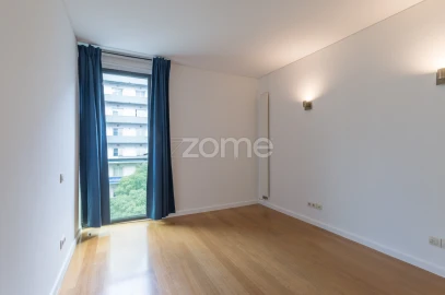 Apartamento T1 para Arrendamento em Avenidas Novas