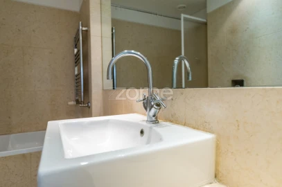 Apartamento T1 para Arrendamento em Avenidas Novas