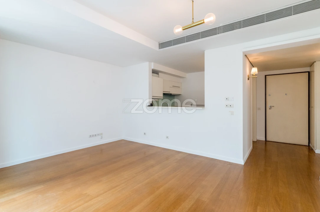 Apartamento T1 para Arrendamento em Avenidas Novas Foto 4