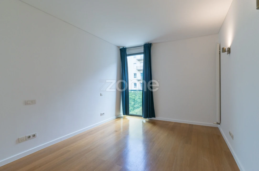 Apartamento T1 para Arrendamento em Avenidas Novas Foto 13