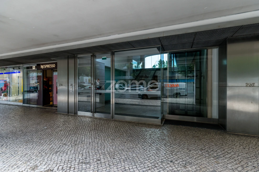 Apartamento T1 para Arrendamento em Avenidas Novas Foto 32