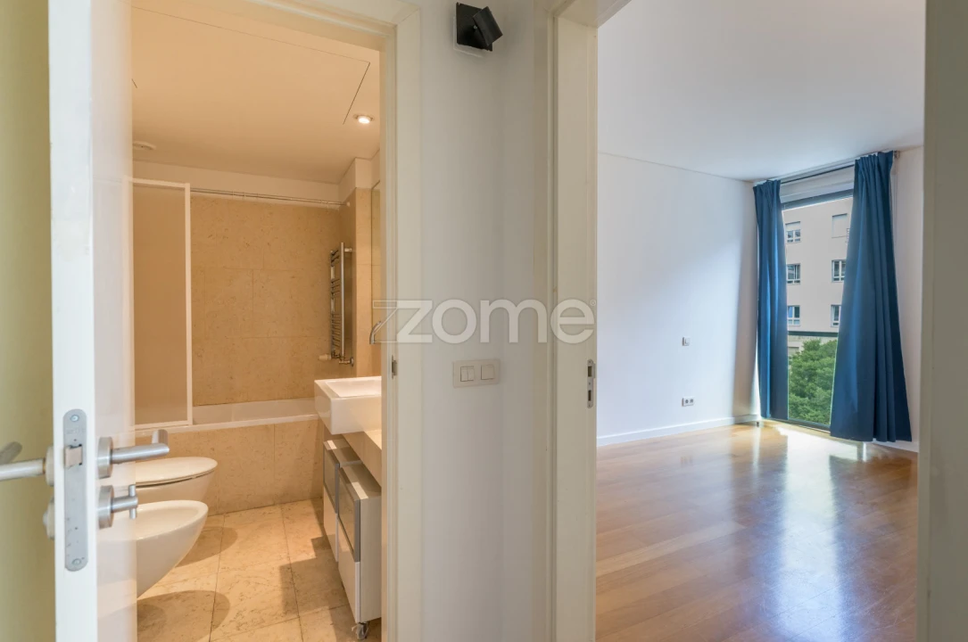 Apartamento T1 para Arrendamento em Avenidas Novas Foto 11