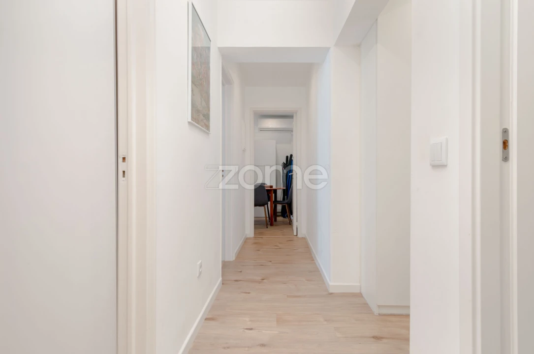 Apartamento T2 para Venda em São Domingos de Benfica Foto 3