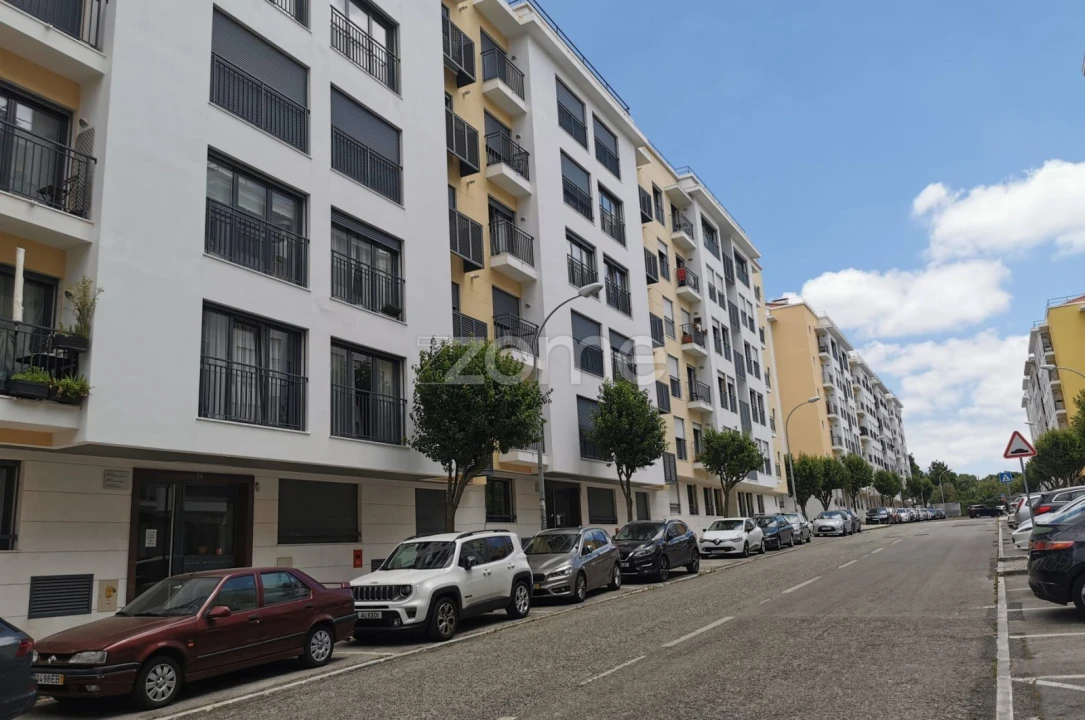 Apartamento T2 para Venda em Águas Livres Foto 3