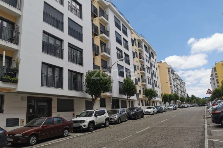 Apartamento T2 para Venda em Águas Livres Foto 3