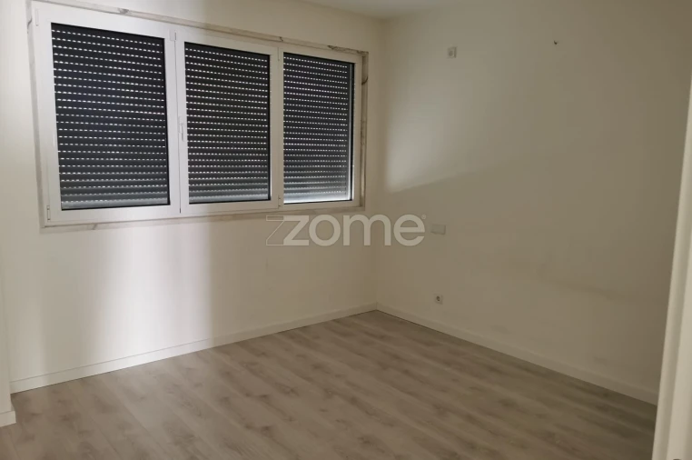 Apartamento T2 para Venda em Águas Livres Foto 13