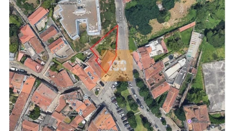 Moradia T3 para Venda em Lordelo do Ouro e Massarelos